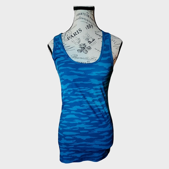 Under Armour Tops - Under Armour HeatGear Fitted Blue Camo Tank Top Size Medium